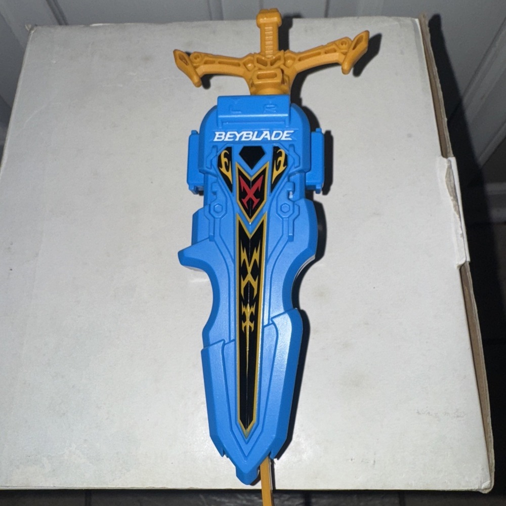 Beyblade Burst Evolution Hasbro Xcalius Blue Sword Launcher Anime Bey Toy